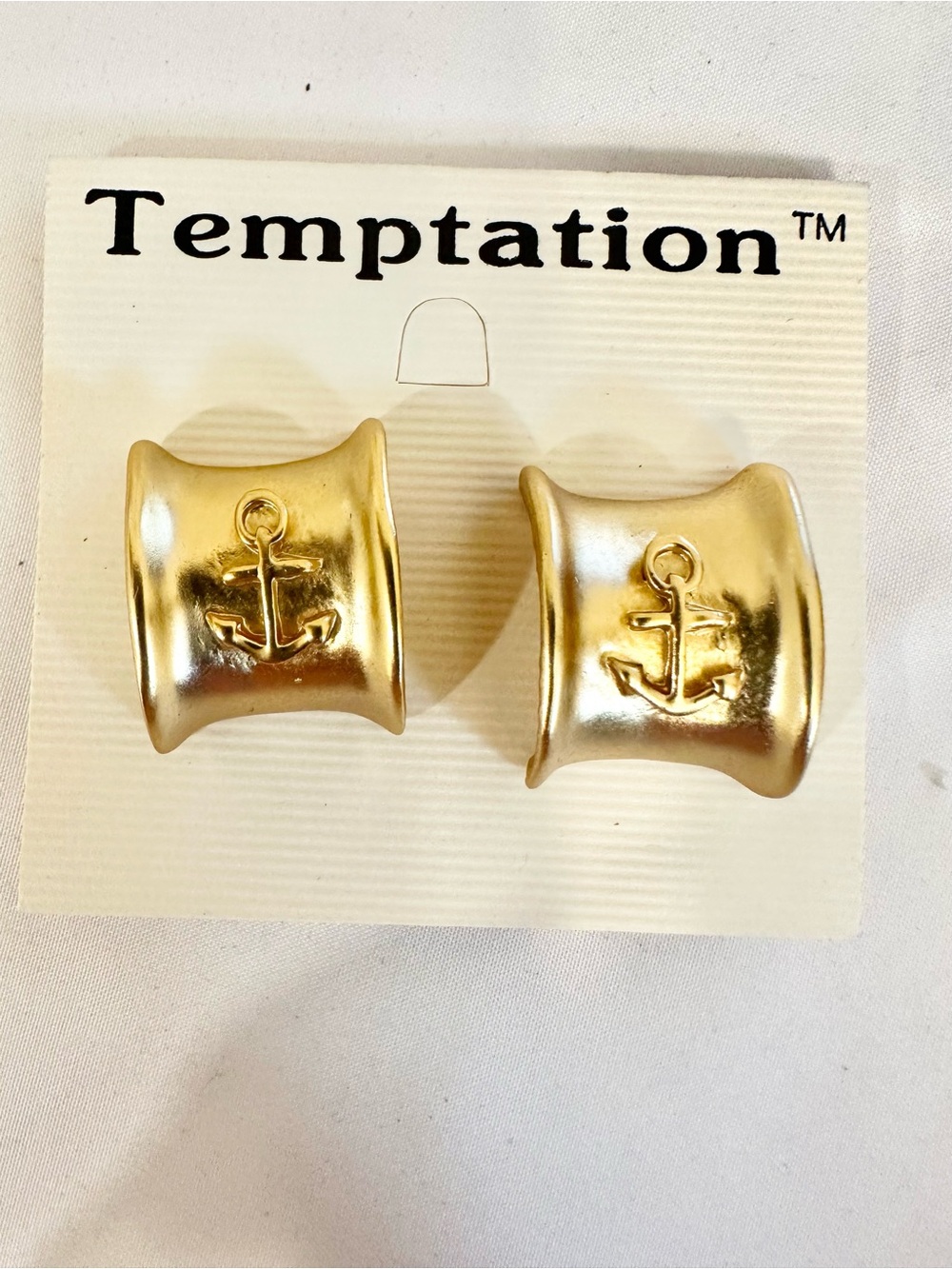 90sVintage Matte Gold Anchor Clip-On Earrings - Nautical Style